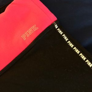 PINK (VS) YOGA CAPRI LEGGINGS SIZE M